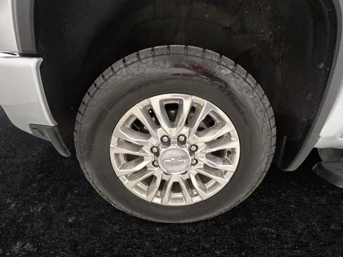 Used 2020 Chevrolet Silverado 3500 High Country w/ Technology Package image 27