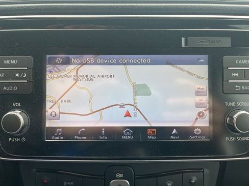 Used 2018 Nissan Leaf SV w/ SV Technology Package image 11