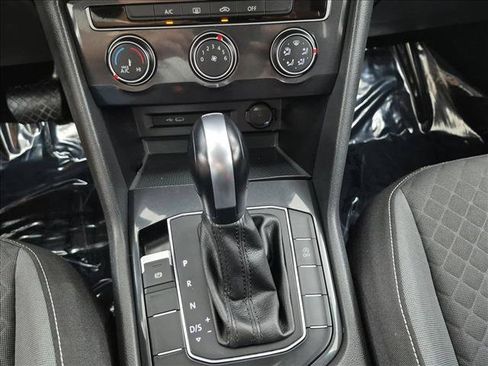 Used 2021 Volkswagen Tiguan S FWD image 12