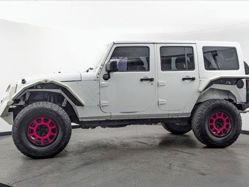 Used 2016 Jeep Wrangler Unlimited Rubicon AWD/4WD image 3