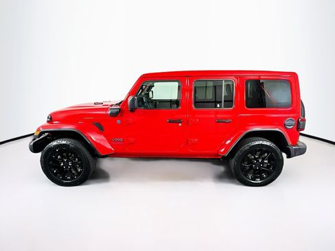 Used 2025 Jeep Wrangler Unlimited Sahara w/ Safety Group AWD/4WD image 4