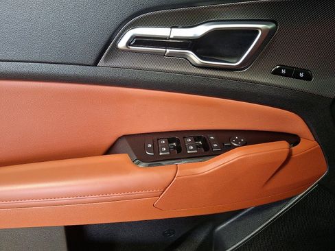 Used 2023 Kia Sportage SX image 12