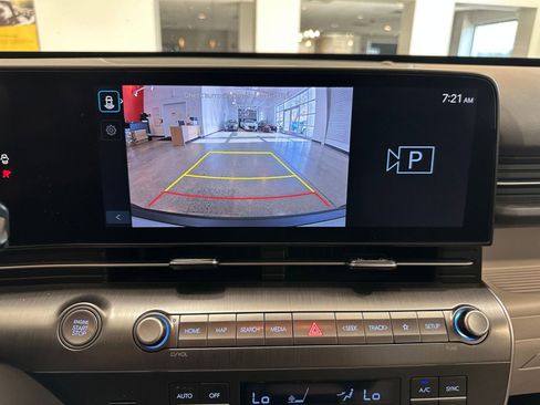 Used 2025 Hyundai Kona SEL image 24