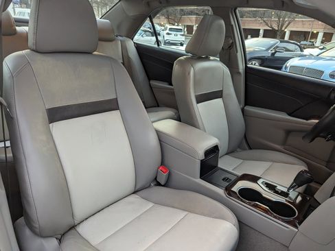 Used 2014 Toyota Camry XLE image 26