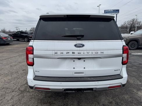 Used 2024 Ford Expedition Max XLT image 6