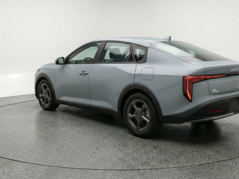 Used 2025 Kia K4 LXS image 6