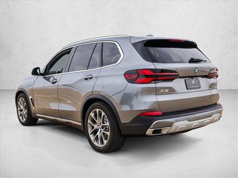 New 2026 BMW X5 xDrive50e w/ Climate Comfort Package AWD/4WD image 7