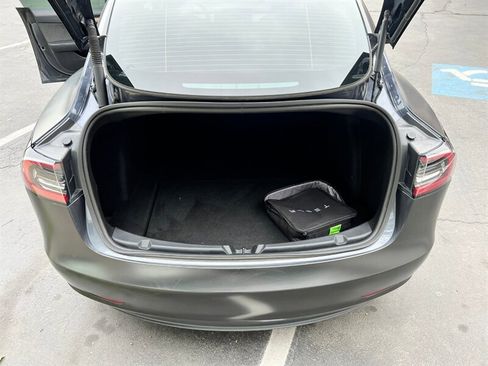 Used 2022 Tesla Model 3 Performance image 20