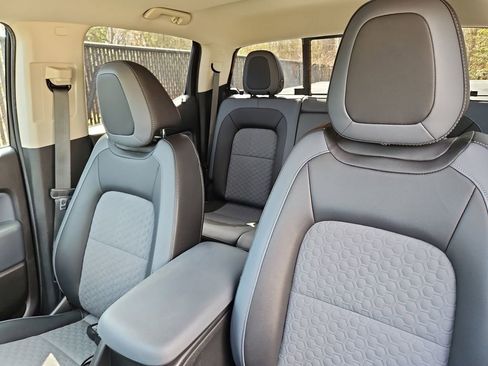 Used 2016 Chevrolet Colorado Z71 image 13