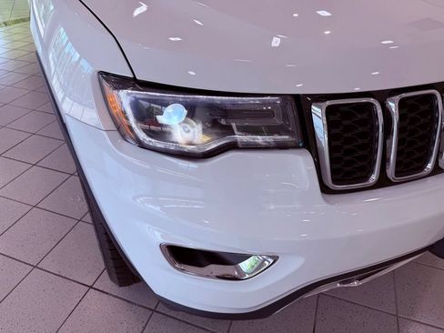 Used 2019 Jeep Grand Cherokee Limited w/ Luxury Group II RWD image 17