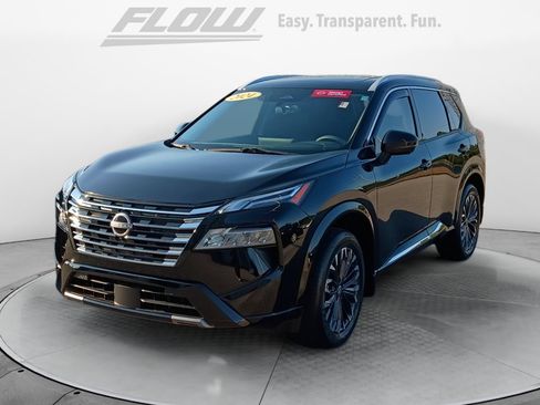 Used 2024 Nissan Rogue Platinum FWD image 3