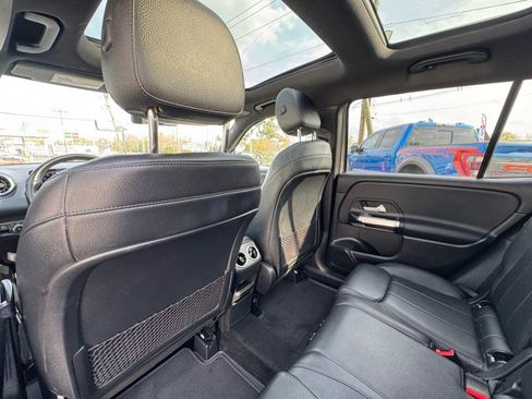 Used 2021 Mercedes-Benz GLB 250 4MATIC image 28