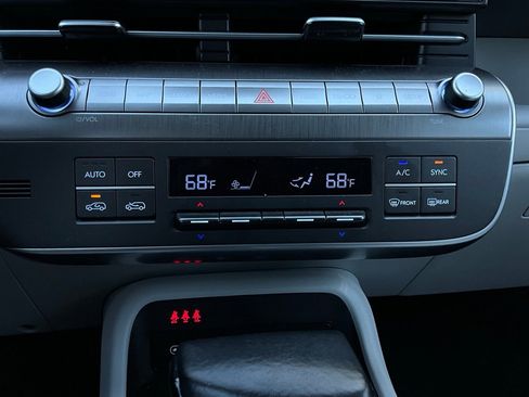 Used 2025 Hyundai Kona SEL image 28