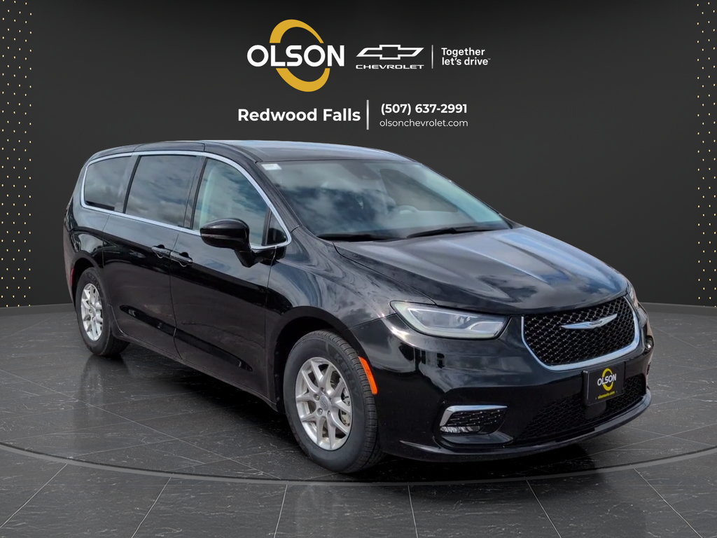 Used 2024 Chrysler Pacifica Touring-L FWD image 7