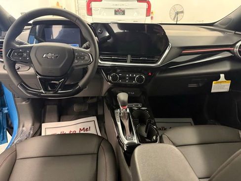 New 2026 Chevrolet Trax RS w/ Sunroof Package FWD image 11