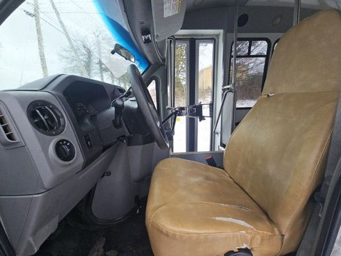 Used 2011 Ford E-450 and Econoline 450 Super Duty w/ Shuttle Bus Prep Pkg image 8