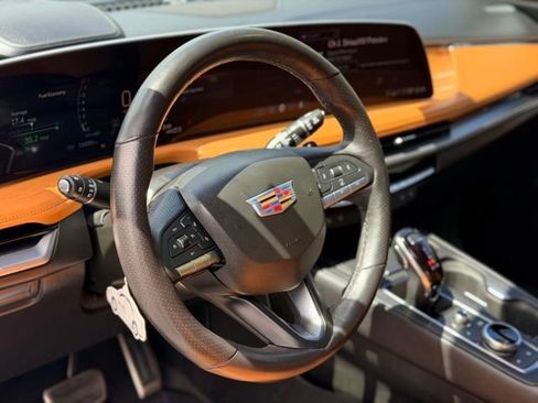 Used 2024 Cadillac XT4 Sport AWD/4WD image 7