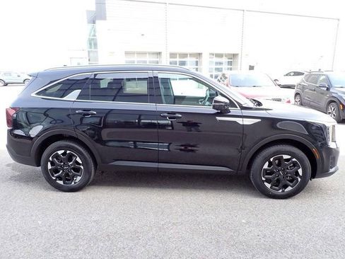 Certified 2024 Kia Sorento S AWD/4WD image 8