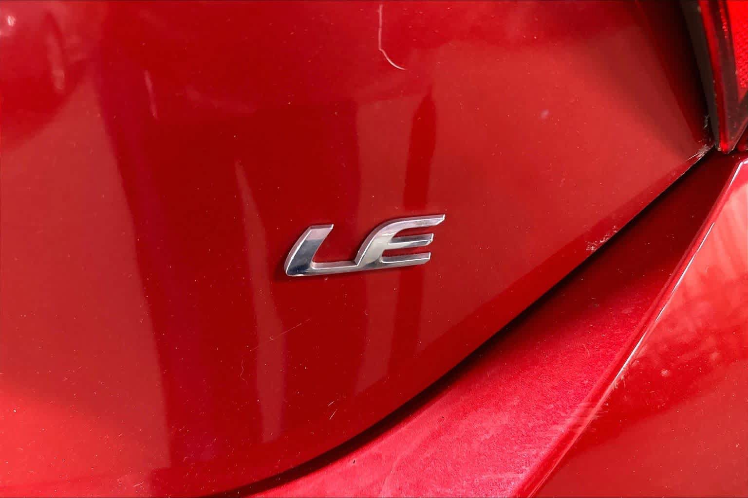 Used 2015 Toyota Corolla LE FWD image 9