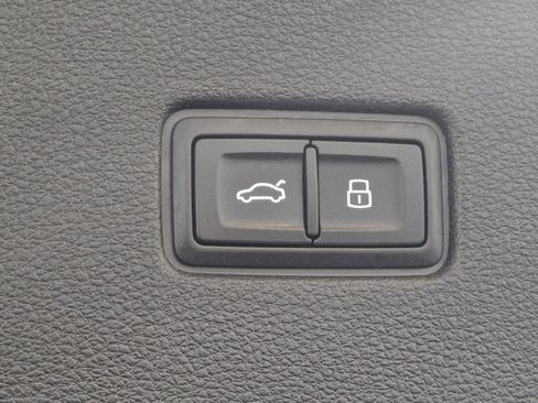 Certified 2025 Audi Q8 Premium Plus w/ Premium Plus Package image 23