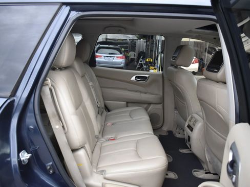 Used 2015 Nissan Pathfinder SL w/ SL Premium Package image 18