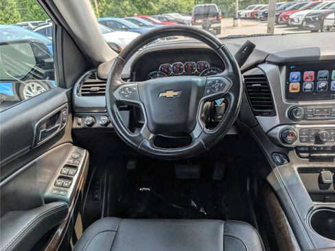 Used 2018 Chevrolet Suburban LT AWD/4WD image 19
