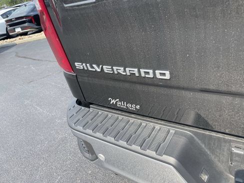 Used 2025 Chevrolet Silverado 1500 LTZ AWD/4WD image 7