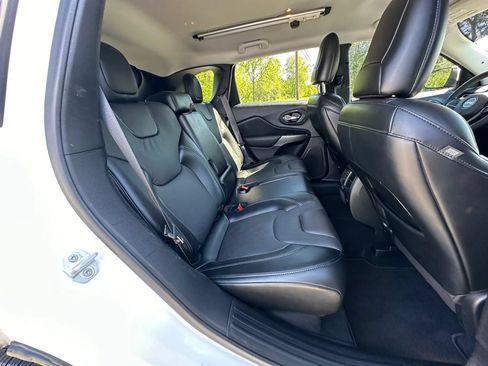 Used 2021 Jeep Cherokee Latitude Lux AWD/4WD image 18