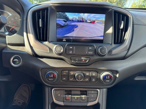 Used 2023 GMC Terrain AT4 image 17