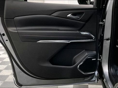 Used 2026 Chevrolet Traverse RS image 23