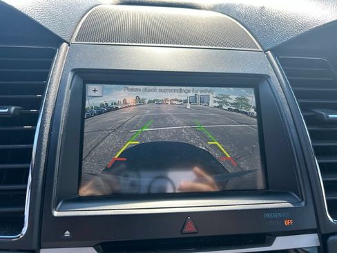 Used 2016 Ford Taurus Limited w/ Driver Assist Package AWD/4WD image 6