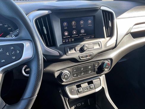 Used 2024 GMC Terrain SLE image 6