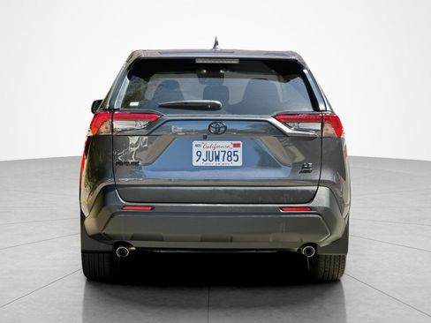 Used 2024 Toyota RAV4 LE AWD/4WD image 4