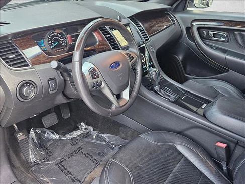 Used 2017 Ford Taurus Limited FWD image 9