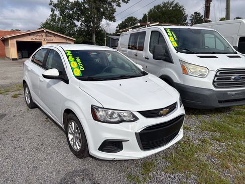 Used 2019 Chevrolet Sonic LT FWD image 11