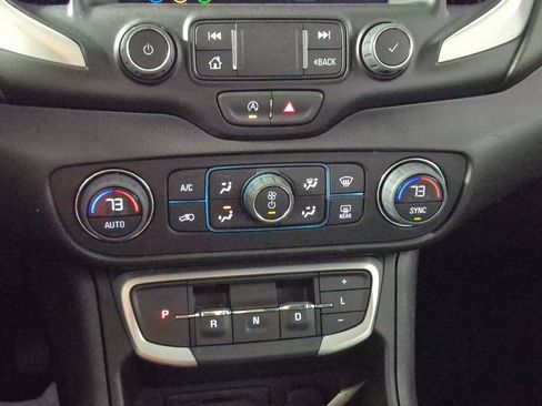 Certified 2024 GMC Terrain SLT image 18