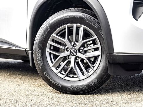 Used 2025 Nissan Rogue S image 2