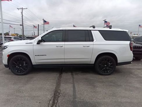 Used 2023 Chevrolet Suburban High Country image 2