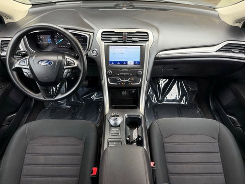 Used 2020 Ford Fusion SE FWD image 18