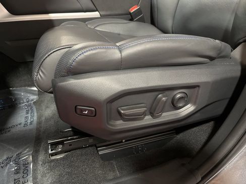 Used 2024 Toyota Tundra Platinum AWD/4WD image 15