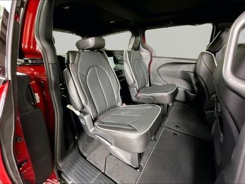 New 2027 Chrysler Pacifica Limited AWD/4WD image 11