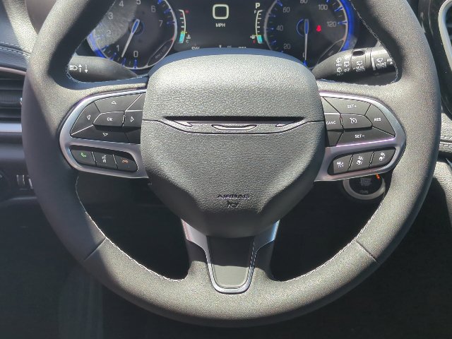 New 2027 Chrysler Pacifica Select w/ Family Tech Group FWD image 8