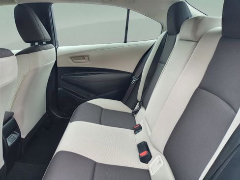 Used 2025 Toyota Corolla LE w/ Convenience Package image 29