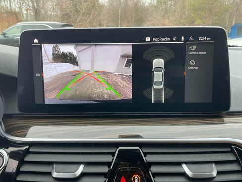 Used 2021 BMW 530i xDrive w/ Premium Package image 21