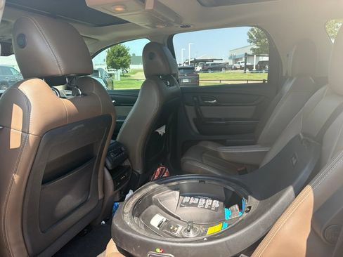 Used 2017 GMC Acadia Limited SLT FWD image 8