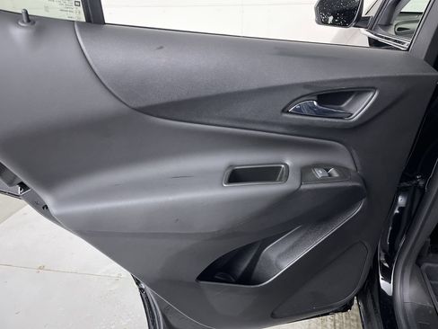 Used 2022 Chevrolet Equinox LT image 18