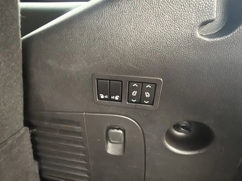 Used 2017 GMC Yukon SLT w/ Open Road Package image 9