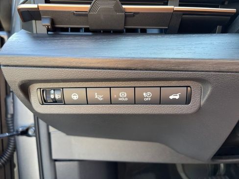 Certified 2023 Nissan Ariya FWD image 21