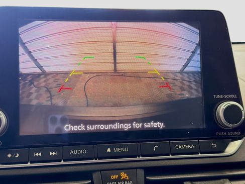 Used 2022 Nissan Altima 2.5 SR w/ Midnight Edition Package image 16