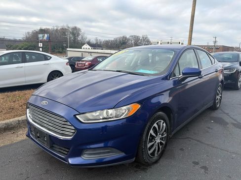 Used 2014 Ford Fusion S image 3